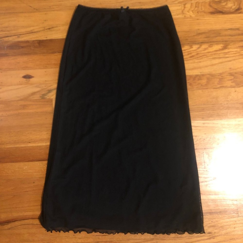 Lettuce edged midi black skirt